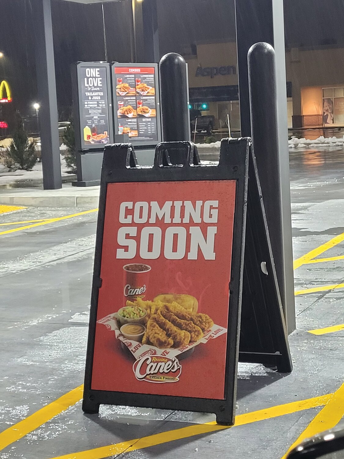 WHO YOU CALLING ‘CHICKEN’? Raising Cane’s plans to open to customers next week. On Jan. 17, Raising Cane’s Chicken Fingers will open at 1386 Atwood Ave.